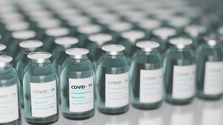 Массовая вакцинация от COVID-19 может начаться в США не раньше мая
