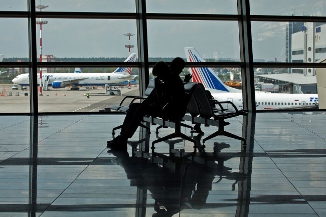 Медики усилят контроль в аэропортах за рейсами из Ирана и Южной Кореи