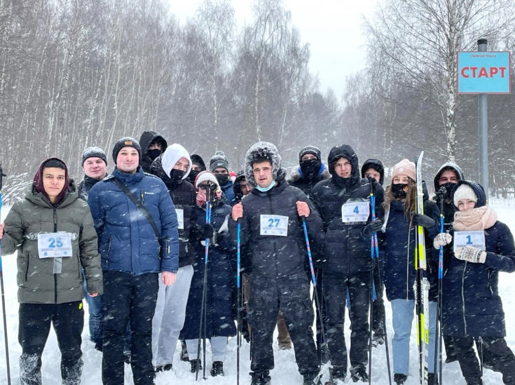 Спортсменам не страшны морозы! В Тропарёво-Никулине прошли соревнования по лыжным гонкам