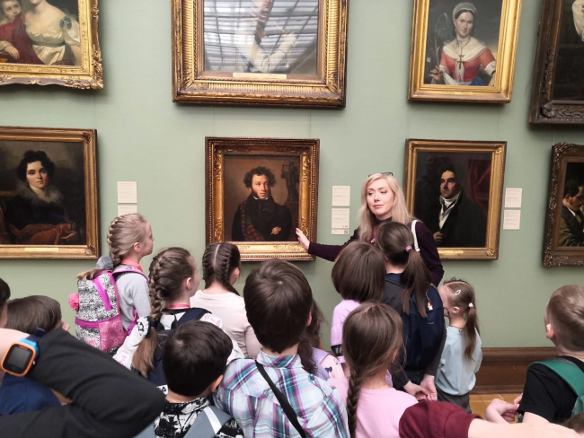 Воспитанники художественных студий из Очаково-Матвеевского посетили Третьяковскую галерею