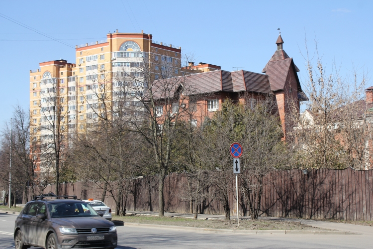 Улица Жириновского: где жил один из ярчайших политиков современности
