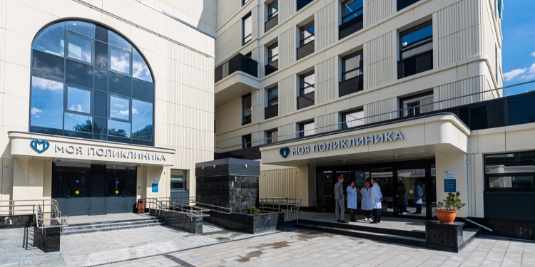 Собянин осмотрел новое здание поликлиники в районе Нагатинский Затон