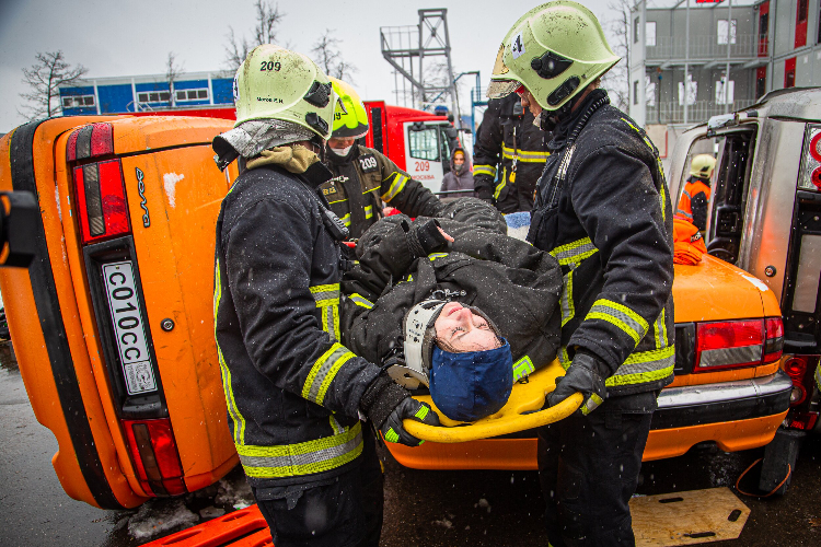 В Апаринках определили лучших по проведению аварийно-спасательных работ на месте ДТП