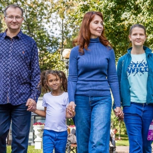 Сергей Собянин: почти 95% детей-сирот из Москвы живут в приемных семьях