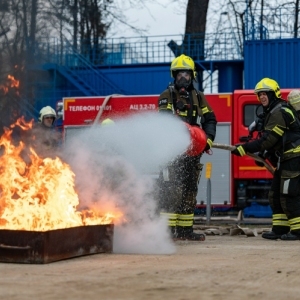 На учебной площадке Департамента ГОЧСиПБ г.Москвы прошли масштабные тактико-специальные учения пожарных и спасателей