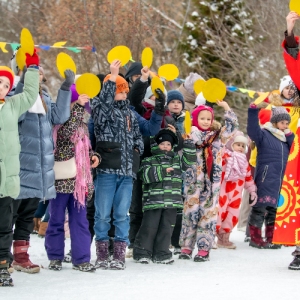 Зима, давай до свидания! Западный округ с  размахом отметил Масленицу
