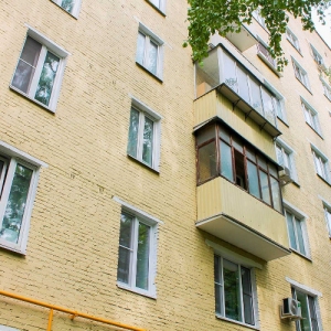 Дом на Ломоносовском проспекте, возведенный в 1960 году, капитально отремонтировали