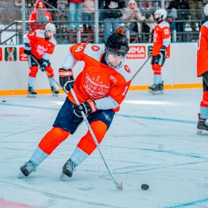 Благотворительный хоккейный матч с участием звезд спорта пройдет в Москве 13 декабря