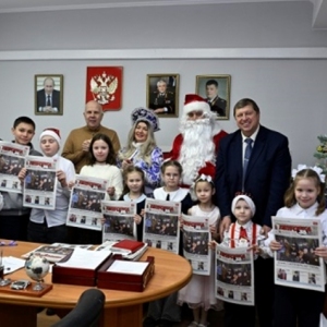 В рамках Всероссийской акции «Полицейский Дед Мороз» дети сотрудников полиции посетили редакции газет «Петровка, 38» и «Московская правда»