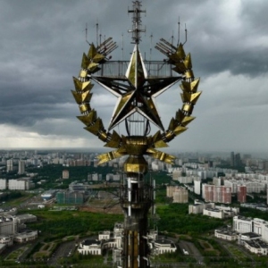 Стартовала масштабная реставрация шпиля главного корпуса МГУ имени М.В. Ломоносова