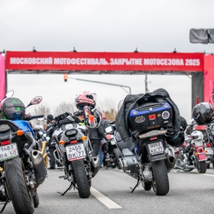 Искры, дым и рев моторов: на Воробьевых горах закрыли мотосезон