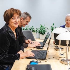 «Долголетов» Западного округа приглашают на интенсив, посвященный безопасности в интернете