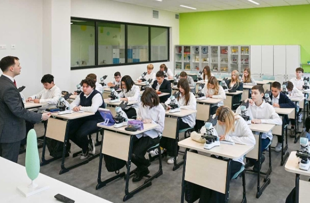 В ЗАО в прошлом году построили восемь объектов образования