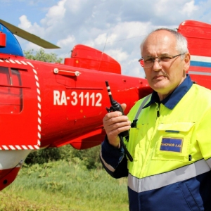 Почти 40 лет на страже безопасности: спасатель международного класса авиацентра столицы рассказал о пути в профессии