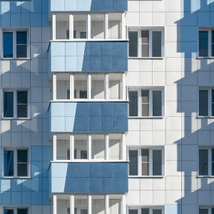 Новый дом по реновации построили на Родниковой улице в Солнцеве