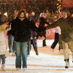 Сергунина: 17 катков с искусственным льдом уже открыли в парках Москвы