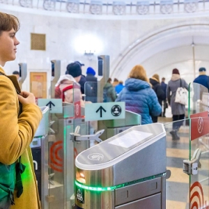 Собянин: оплата проезда по биометрии заработала на всех турникетах метро и МЦК