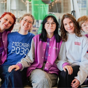 На станции метро «Воробьевы горы» открылась выставка о волонтерах Москвы