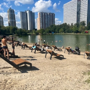 Отдых с комфортом: новые пляжные зоны открылись в ЗАО