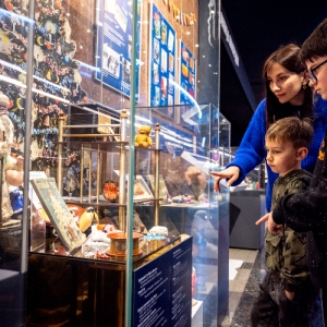 «Ванька-встанька» против «Тигров»: в Музее Победы показали Новый год 1940-х