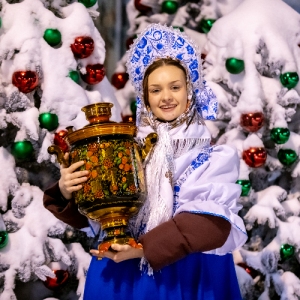Танцы под баян и чай из самовара: в парке «Никулино» ярко отметили Старый Новый год