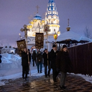 Ледяная иордань — сотни жителей ЗАО окунулись в прорубь