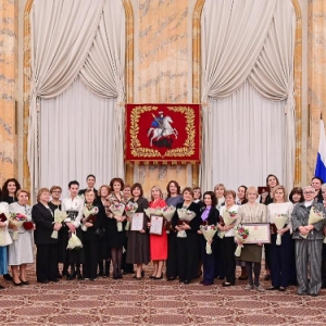 Сергей Собянин вручил награды москвичкам в преддверии 8 Марта