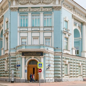 Началась реставрация фасадов здания Зоологического музея МГУ