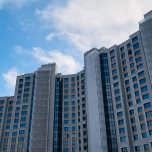 В жилом комплексе «Квартал Триумфальный» установили лифтовые порталы