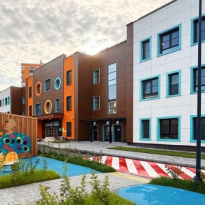 Более 5,8 тысячи кв. метров территории благоустроили в детском саду на ул. Юлиана Семенова