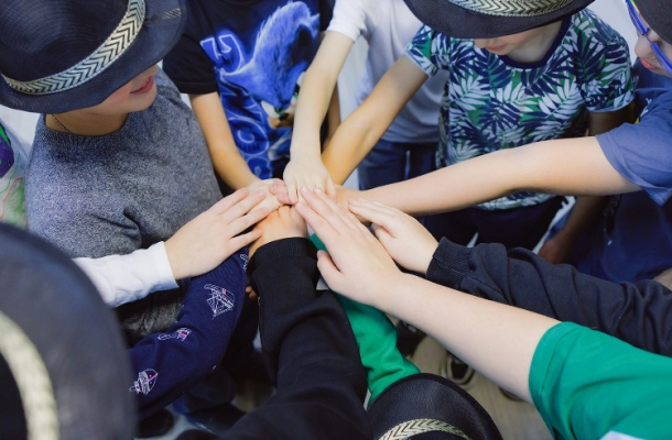 В районе Фили-Давыдково провели викторину и квест для детей участников СВО