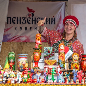 Хороводы, кадриль и рассольник: фестиваль «Русское поле» на Поклонной горе