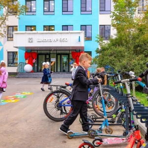 Собянин: В этом году проведем реконструкцию около 100 школьных зданий