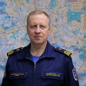 Оперативный дежурный Александр Семенов рассказал о работе столичной спасательной службы