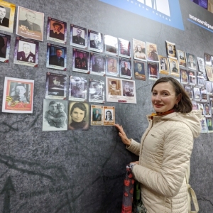 Подвиг героев не забыт. В Музее Победы проходит акция «Стена Памяти»