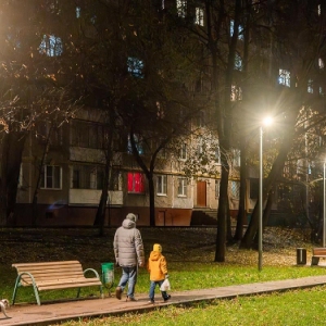 На западе Москвы продолжается модернизация системы уличного освещения