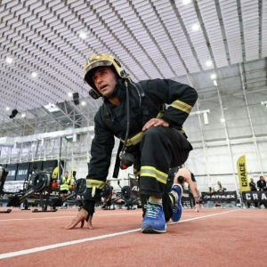 Работник столичного Пожарно-спасательного центра установил рекорд в кроссфит гонке CRACE