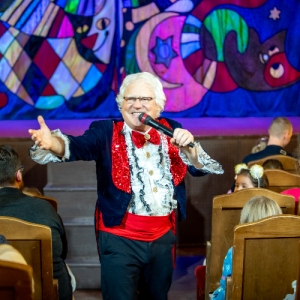 Усатый десант: в театре Куклачева коты взяли высоту и показали триколор