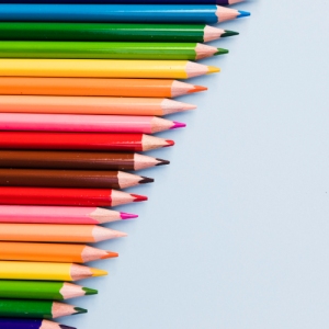 В галерее «Солнцево» открылась выставка «Разноцветные карандаши»