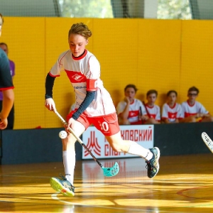 Спорткомплекс «Раменки» приглашает жителей Западного округа на тренировки по флорболу