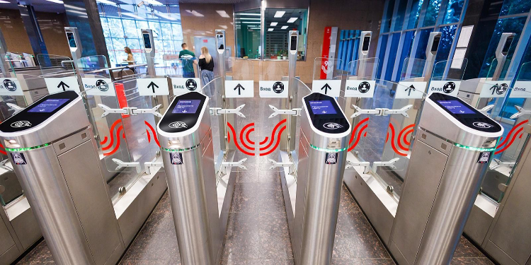 Жителям ЗАО доступна оплата по биометрии на всех турникетах станций Арбатско-Покровской линии метро