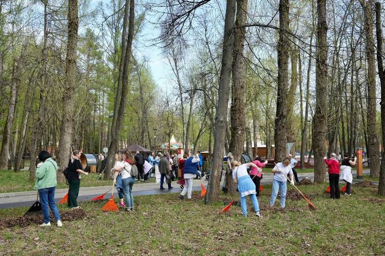 Окружной субботник пройдет 26 апреля на Мосфильмовском пруду