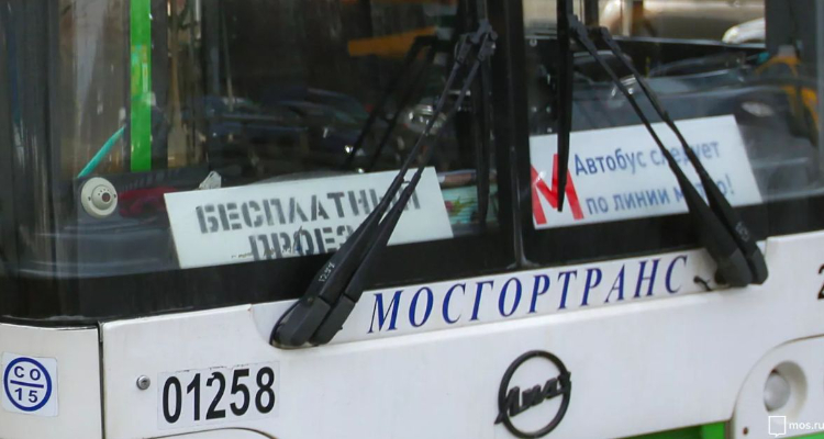 В ЗАО автобусами КМ1 и КМ2 в выходные воспользовались почти 90 тысяч пассажиров
