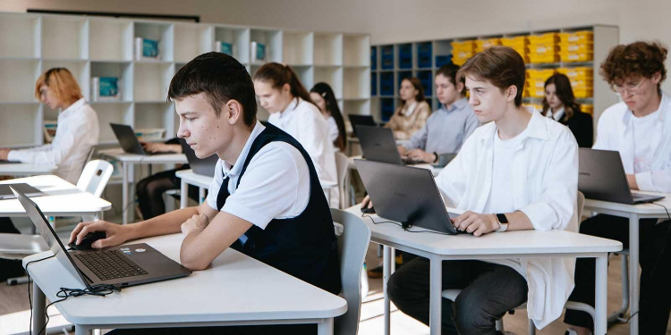 Школьник из Тропарево-Никулина стал медалистом Открытой международной географической олимпиады