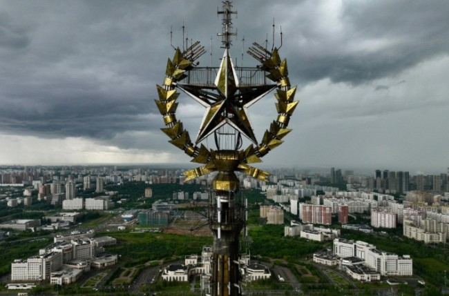Стартовала масштабная реставрация шпиля главного корпуса МГУ имени М.В. Ломоносова