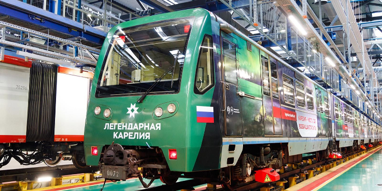На Арбатско-Покровской линии запустили новый поезд «Карелия — место, где возвращаются силы»