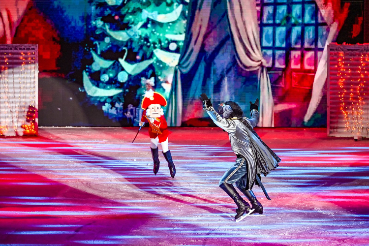 На катках ЗАО проведут зимние представления, шоу на коньках и ретродискотеку