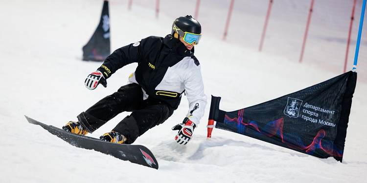На территории комплекса «Воробьевы горы» прошел Кубок чемпионов по сноуборду