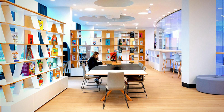 Мастер-класс по живописи и встречу литературного клуба проведут библиотеки ЗАО