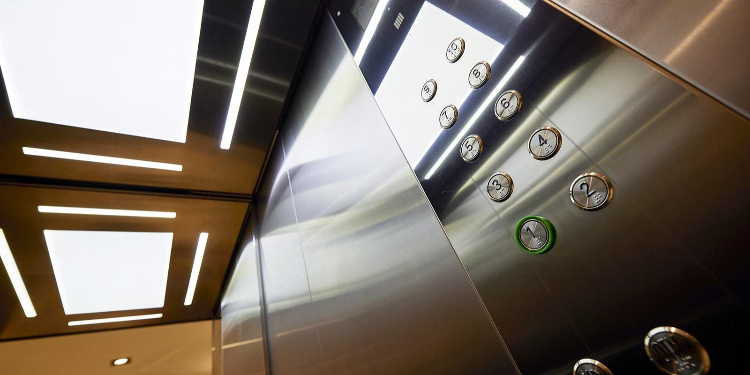 Лифтовое оборудование полностью заменили в двух домах Тропарево-Никулина